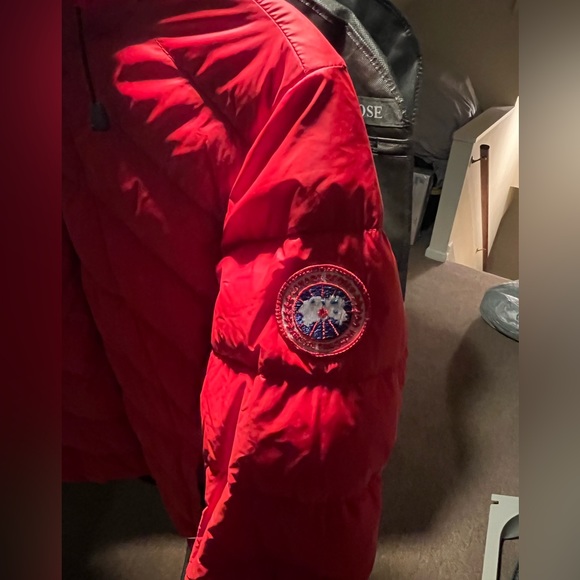 Like new women’s coat - Picture 2 of 4